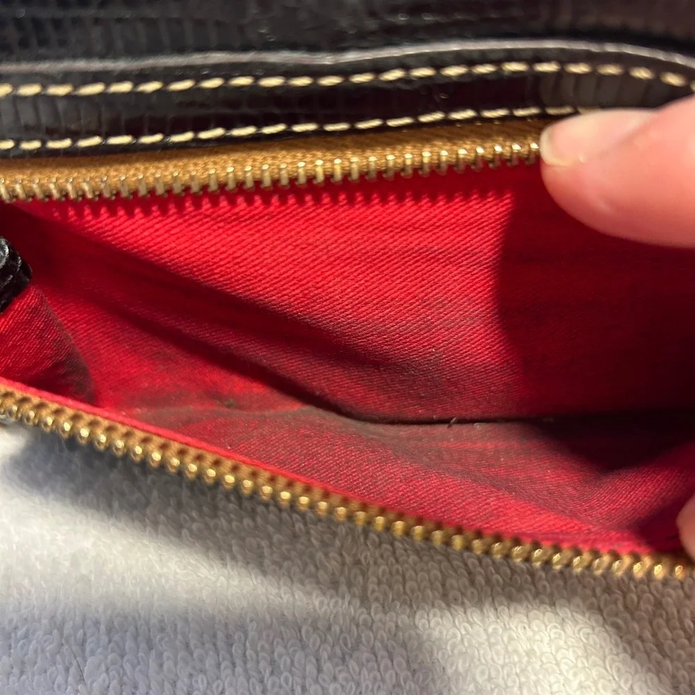 Dooney & Bourke Black Lizard Embossed Leather Continental Clutch Wallet Tan Trim